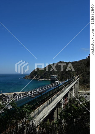 Mizukaze crossing the Amarube iron bridge 116882640