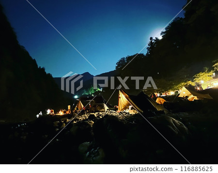 Night campsite 116885625