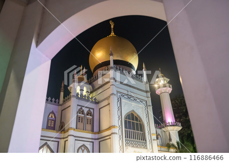 Sultan Masjid church architecture at night in Haji Lane, Bugis, Singapore 116886466