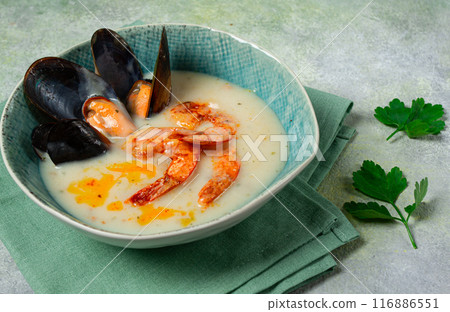 cream soup, chowder with mussels and shrimp, American cuisine, homemade, no people, 116886551