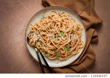 spaghetti carbonara, in creamy garlic sauce, pasta in white sauce, homemade, no people, spaghetti carbonara, in creamy garlic sauce, pasta in white sauce, homemade, no people, 116886587