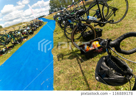 Bicycles in cycling or triathlon competitions. 116889178