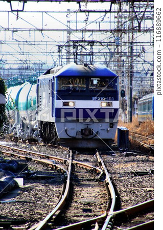 A tank freight train pulled by the electric locomotive EF210 "Momotaro" A tank freight train pulled by the electric locomotive EF210 "Momotaro" 116889662