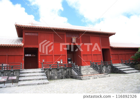 沖繩旅遊勝地首里城公園的法神門 116892326