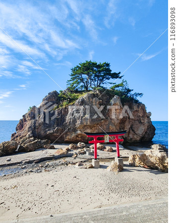 Yura Coast (Shiraiwa Okami) 116893098
