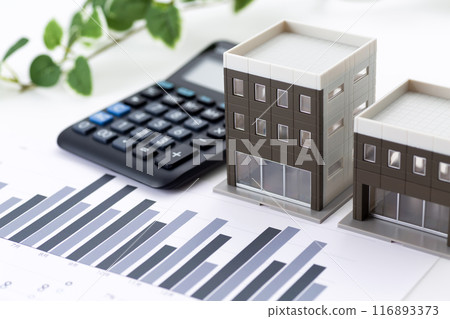 有圖表和計算器的公司辦公大樓 有圖表和計算器的公司辦公大樓 116893373