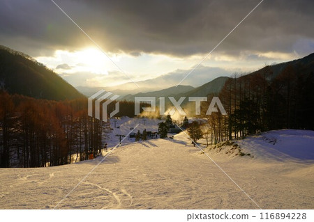 Sunset seen from the slopes of Marunuma Kogen Ski Resort 116894228