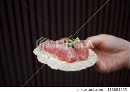 Rich beef, Hida beef nigiri 116895265