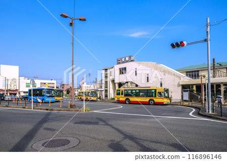 日本大磯市景觀，七月。 JR東海道本線二宮站等景觀=2020年7月22日 116896146