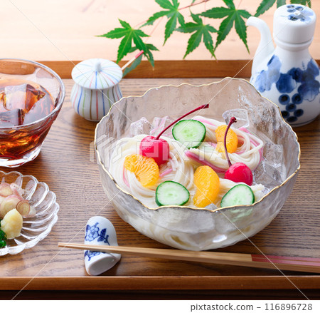 冰鎮大麥盛在透明碗中 116896728