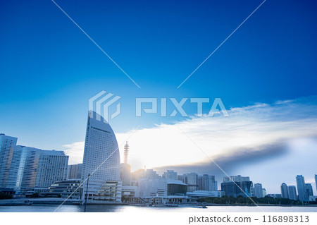 藍天舒展的港未來風景 藍天舒展的港未來風景 116898313