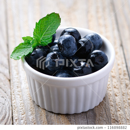 blueberry 116898882