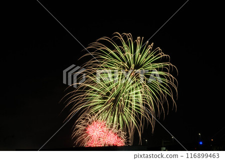 兵庫縣蘆屋市的煙火表演標誌著夏季祭典的壓軸戲 兵庫縣蘆屋市的煙火表演標誌著夏季祭典的壓軸戲 116899463