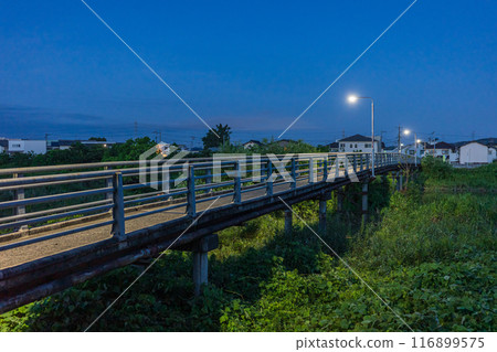 日本岡山縣岡山市夏日早晨的美景 116899575