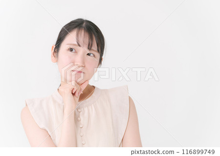 Young woman wearing a dress 116899749