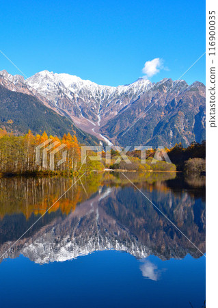 Autumn Kamikochi Taisho Pond Autumn Kamikochi Taisho Pond 116900035