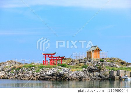 "Aomori Prefecture" Miracle Torii Gate, Benten Island's Itsukushima Shrine, Hachinohe City "Aomori Prefecture" Miracle Torii Gate, Benten Island's Itsukushima Shrine, Hachinohe City 116900044