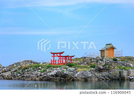 "Aomori Prefecture" Miracle Torii Gate, Benten Island's Itsukushima Shrine, Hachinohe City "Aomori Prefecture" Miracle Torii Gate, Benten Island's Itsukushima Shrine, Hachinohe City 116900045