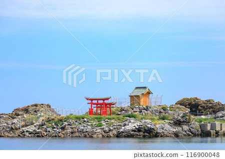 "Aomori Prefecture" Miracle Torii Gate, Benten Island's Itsukushima Shrine, Hachinohe City "Aomori Prefecture" Miracle Torii Gate, Benten Island's Itsukushima Shrine, Hachinohe City 116900048