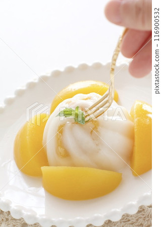 Almond tofu with yellow peach Almond tofu with yellow peach 116900532