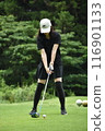 Women playing golf 116901133