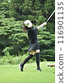 Women playing golf 116901135