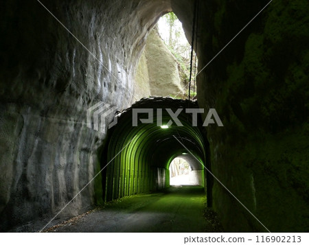 共榮向山隧道(千葉縣大瀧町) 共榮向山隧道(千葉縣大瀧町) 116902213