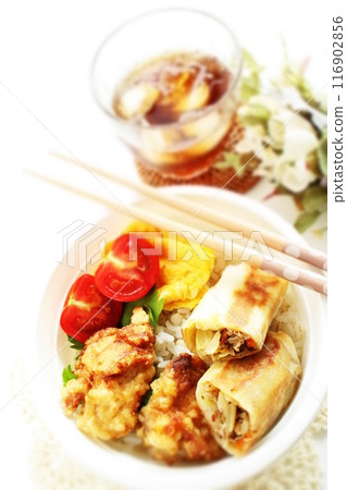 Fried chicken spring roll bento Fried chicken spring roll bento 116902856
