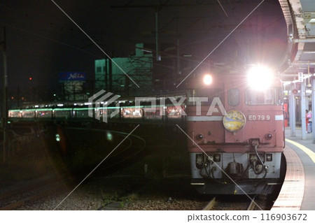 Sleeper express Hamanasu arriving at Hakodate Station late at night Sleeper express Hamanasu arriving at Hakodate Station late at night 116903672