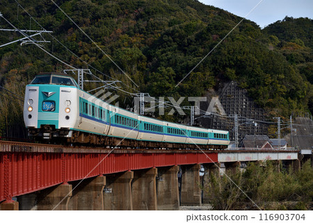 Six-car 381 series L express Kuroshio train running on the Kisei Main Line Six-car 381 series L express Kuroshio train running on the Kisei Main Line 116903704