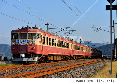 舊北陸本線運行的475系列復興九頭龍 116903715