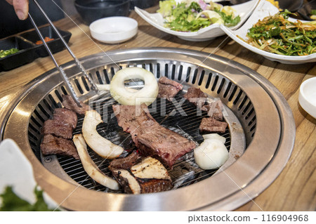 Korean bbq Grilled Beef Ribs 116904968