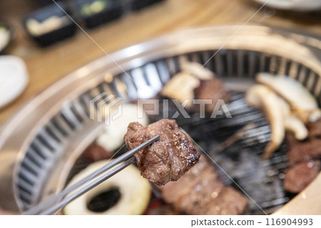 Korean bbq Grilled Beef Ribs 116904993