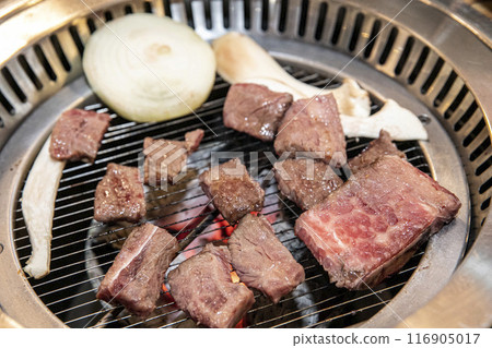 Korean bbq Grilled Beef Ribs 116905017