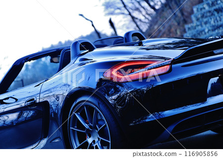 閃亮的黑色跑車 116905856