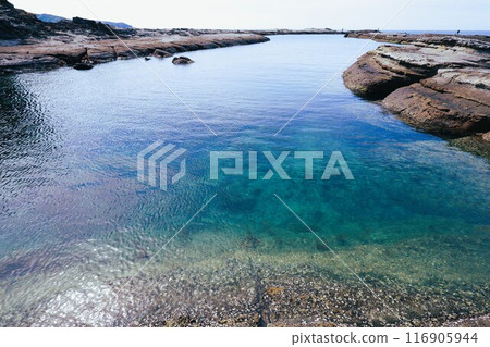 Spring, early summer, summer in Wakayama, Nanki, Shirahama, glamping with a bonfire and exploring the Blue Lagoon, Torigoe Cave and Hioki River 116905944