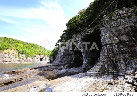 春季、初夏和夏季的和歌山、南紀、白濱,露營營火,沿著藍色潟湖、鳥毛洞和日置川漫步 春季、初夏和夏季的和歌山、南紀、白濱,露營營火,沿著藍色潟湖、鳥毛洞和日置川漫步 116905955