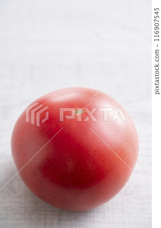 Tomato with star 116907545
