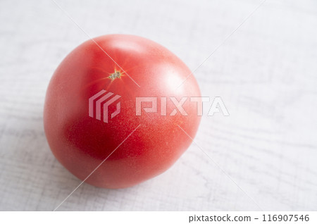 Tomato with star 116907546