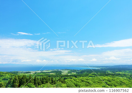 Akita prefecture, blue sky of Oga peninsula, view from Hachibodai 116907562