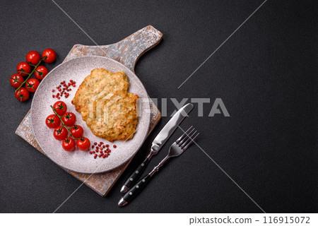 Delicious fried pork or chicken chops breaded with salt and spices 116915072