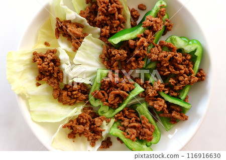 Fresh green peppers, fresh cabbage and meat miso 116916630