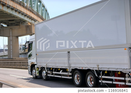 Logistics truck 116916841