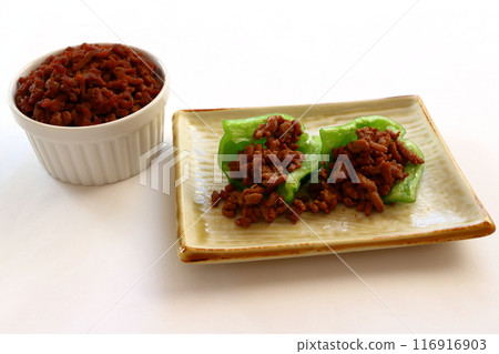 Fresh green peppers and meat miso 116916903