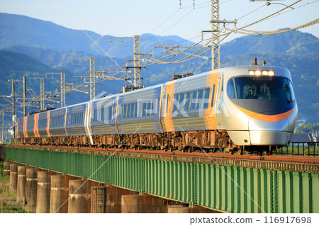 8000 series express trains "Shiokaze" and "Ishizuchi" (JR Shikoku) 8000 series express trains "Shiokaze" and "Ishizuchi" (JR Shikoku) 116917698