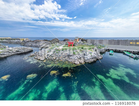 航空攝影「青森郡」 用無人機拍攝八戶市奧久漁港弁天島週邊地區 116918076