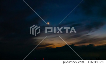 Moon floating in the night sea Moon floating in the night sea 116919178