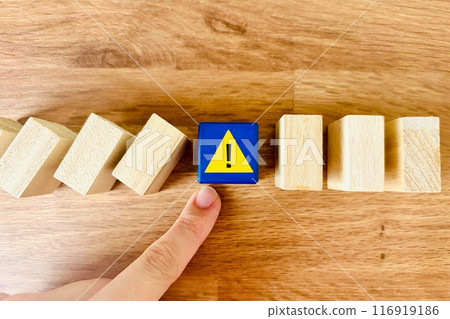Stop falling dominoes to avoid crisis 116919186