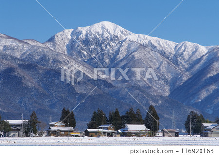 從大野市看冬天的荒島山 116920163