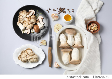 Mushrooms, concept of autumn food, autumn harvest 116920250